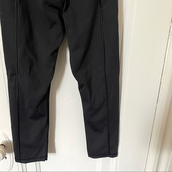 Athleta Ultimate Stash Pocket Capri Legging 21.5” - Picture 7 of 11